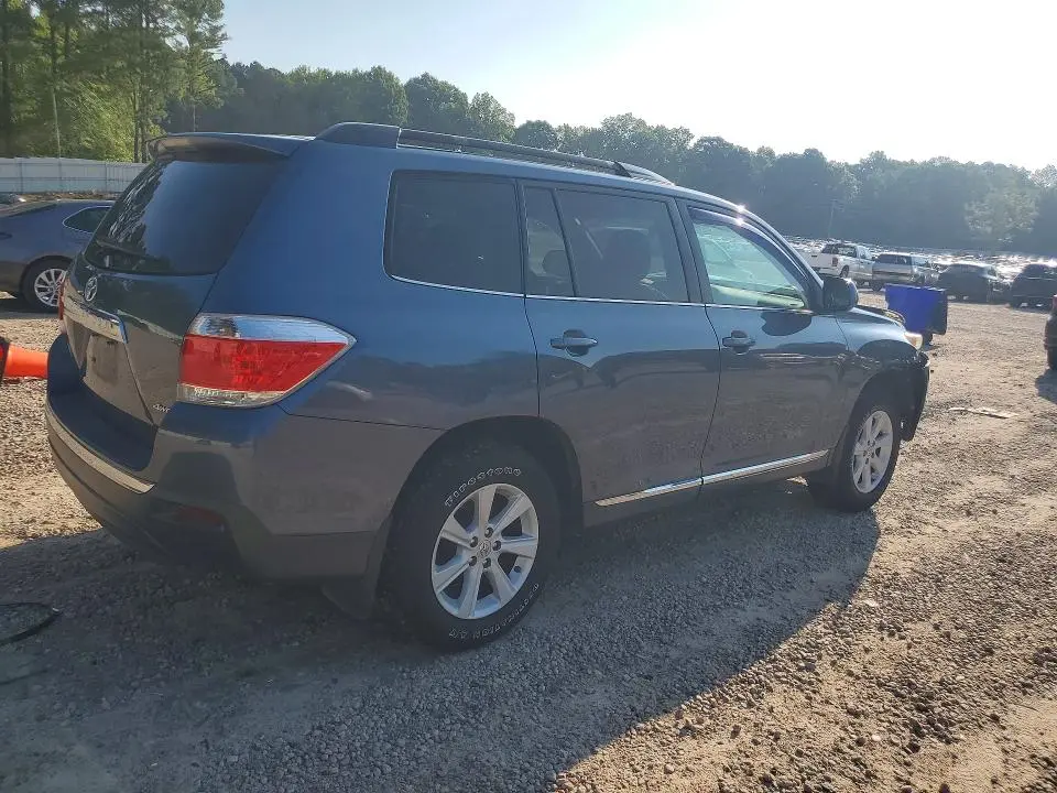 2013 TOYOTA HIGHLANDER PLUS  