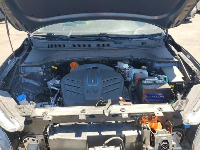 2023 HYUNDAI KONA SE  