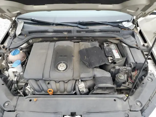 2013 VOLKSWAGEN JETTA SE  
