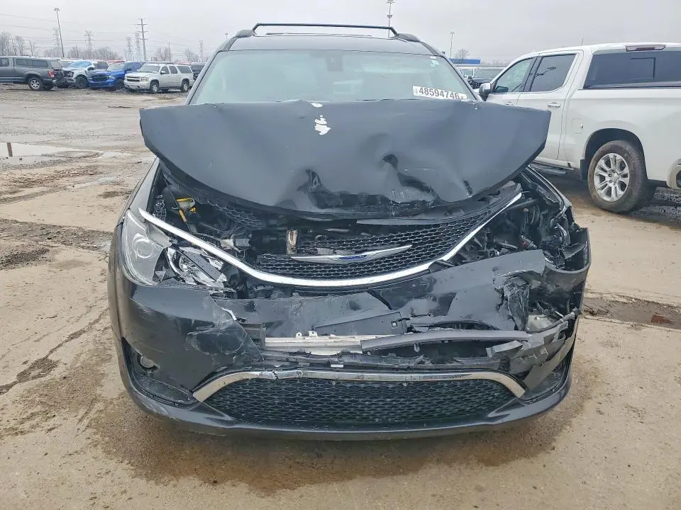 2017 CHRYSLER PACIFICA TOURING L  