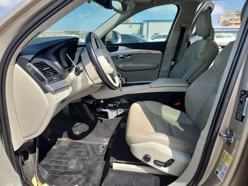 2016 VOLVO XC90 T5  