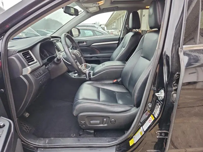 2016 TOYOTA HIGHLANDER XLE  