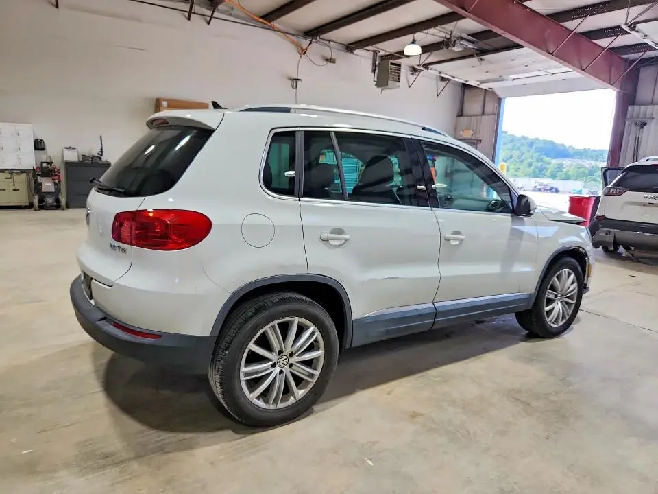 2014 VOLKSWAGEN TIGUAN S  