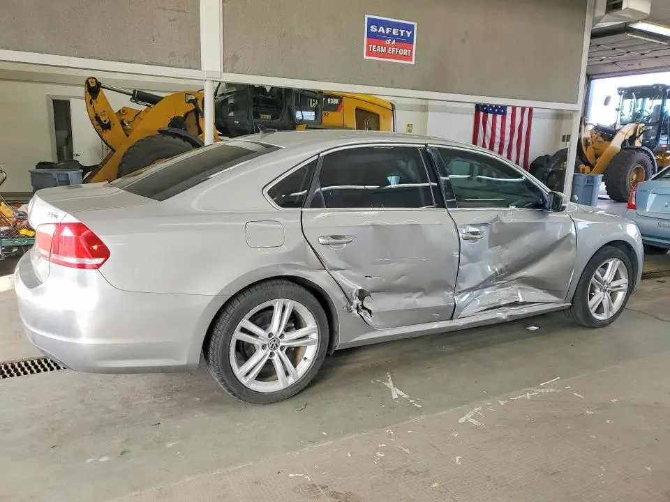 2014 VOLKSWAGEN PASSAT SE  