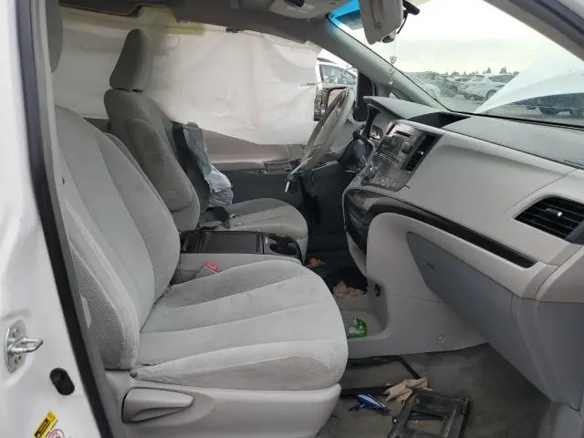 2014 TOYOTA SIENNA LE  