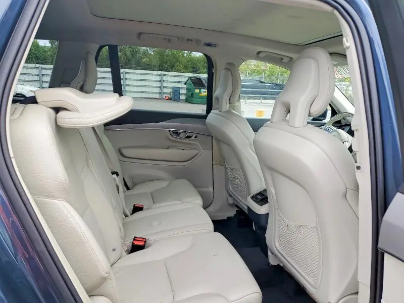 2021 VOLVO XC90 T5 MOMENTUM  