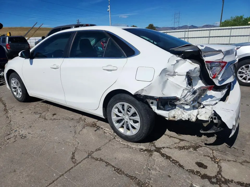 2015 TOYOTA CAMRY LE  