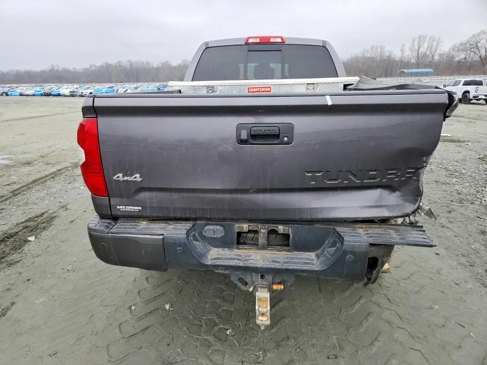 2016 TOYOTA TUNDRA DOUBLE CAB LIMITED  
