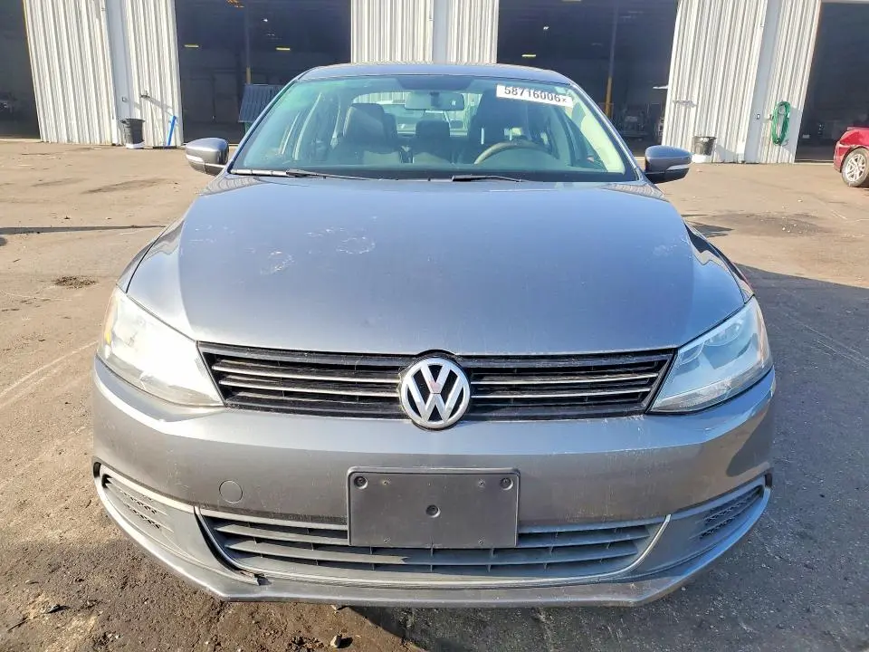 2014 VOLKSWAGEN JETTA SE  
