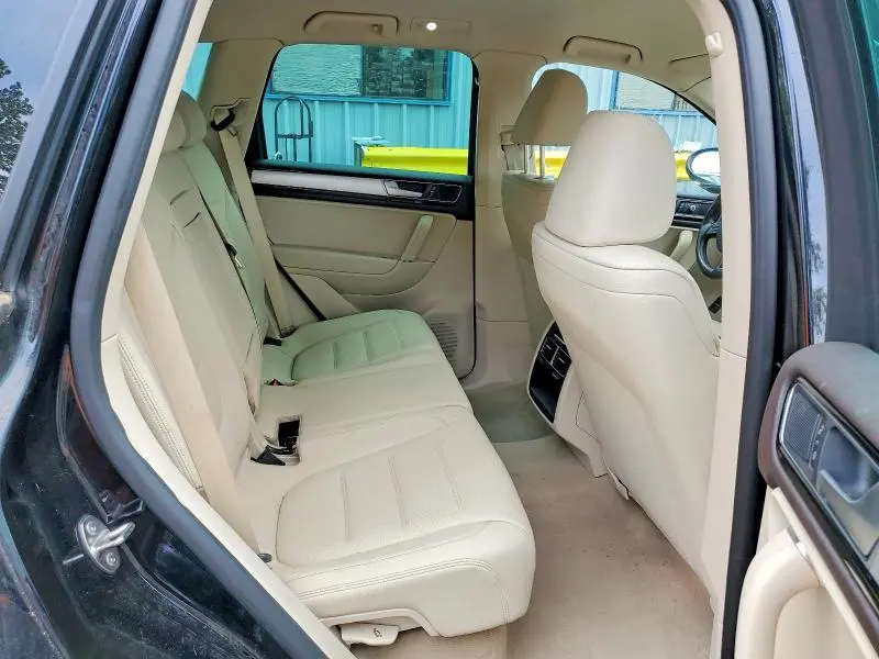 2016 VOLKSWAGEN TOUAREG SPORT  