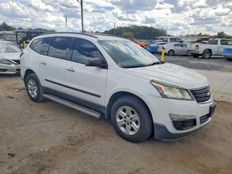 2016 CHEVROLET TRAVERSE LS  