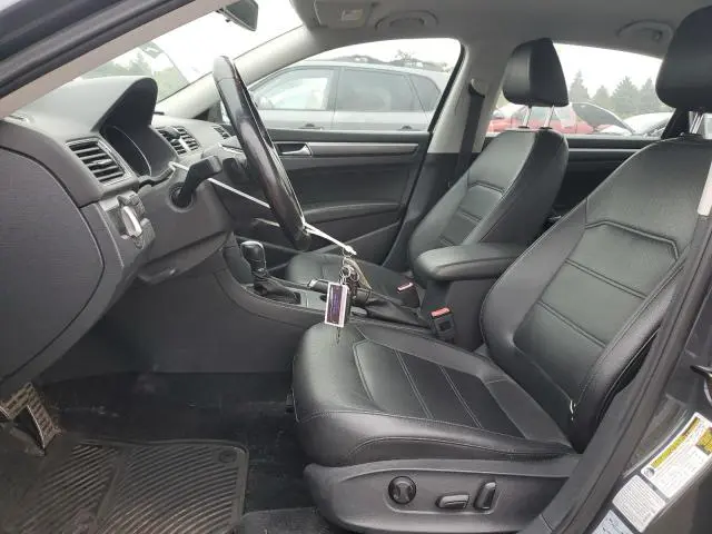 2016 VOLKSWAGEN PASSAT S  