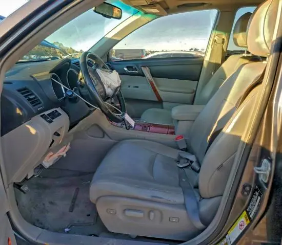 2010 TOYOTA HIGHLANDER LIMITED  