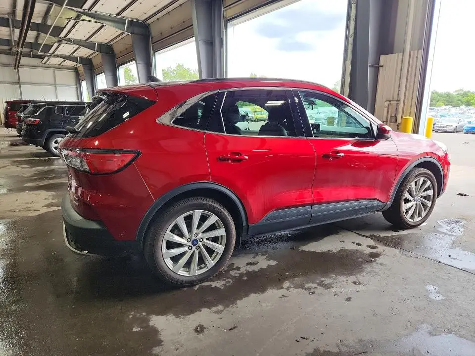 2022 FORD ESCAPE TITANIUM  