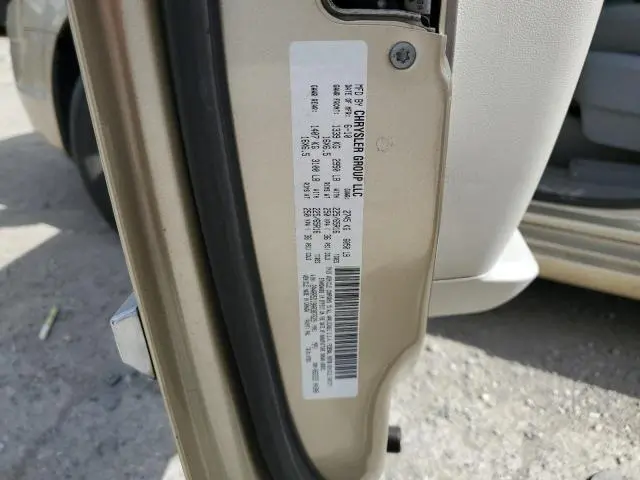 2010 CHRYSLER TOWN & COUNTRY TOURING  