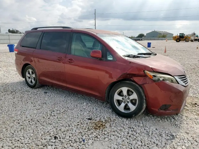 2011 TOYOTA SIENNA LE  