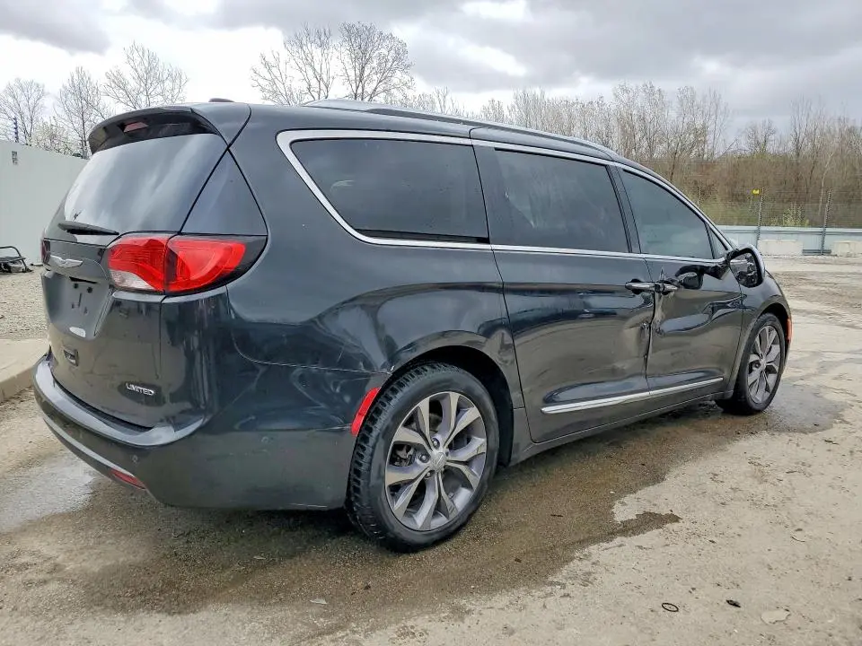 2018 CHRYSLER PACIFICA LIMITED  
