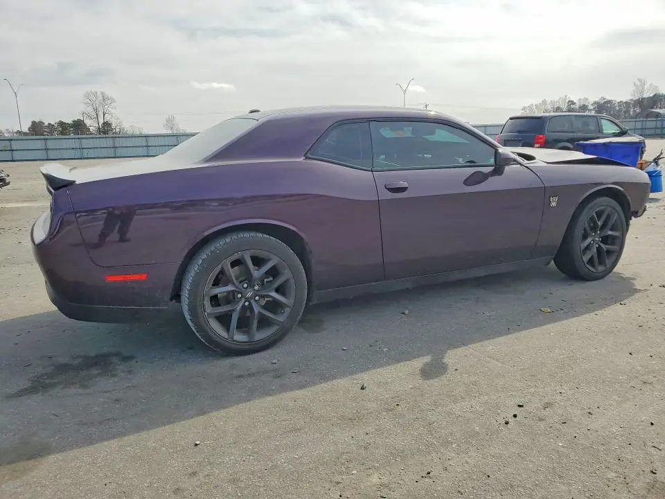 2022 DODGE CHALLENGER SXT  
