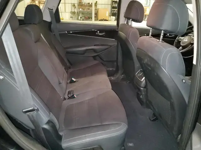 2017 KIA SORENTO LX  