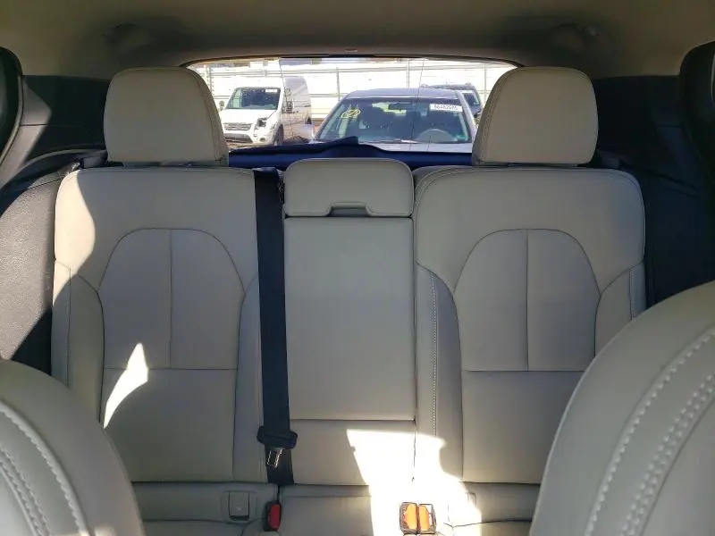 2023 VOLVO XC40 PLUS  