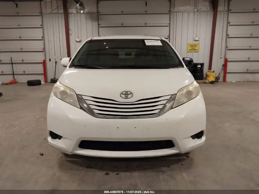 2015 TOYOTA SIENNA LE 8 PASSENGER