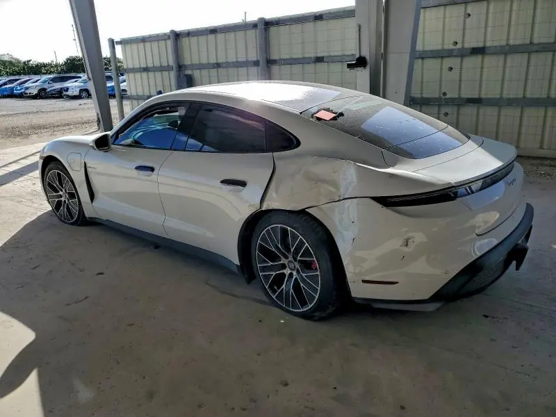 2022 PORSCHE TAYCAN   