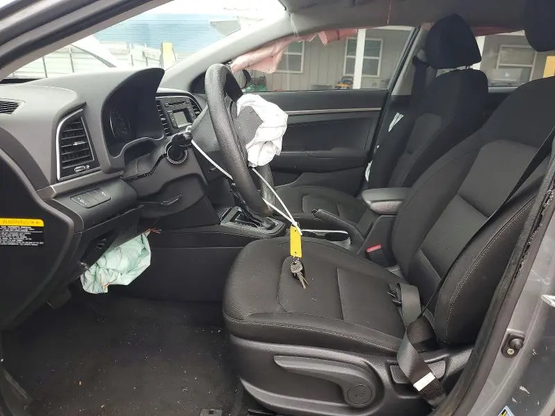 2018 HYUNDAI ELANTRA SE  