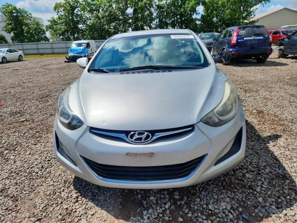 2015 HYUNDAI ELANTRA SE  