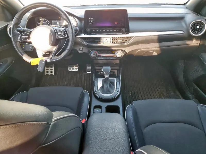 2023 KIA FORTE GT LINE  