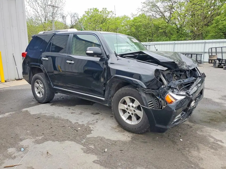 2010 TOYOTA 4RUNNER SR5  