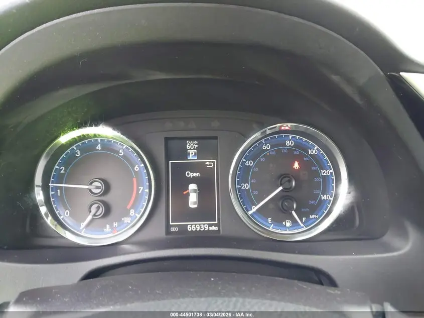 2019 TOYOTA COROLLA XLE