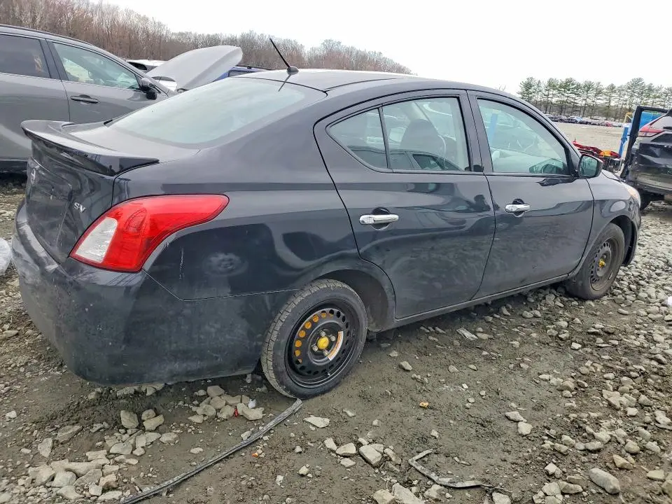 2018 NISSAN VERSA SV  