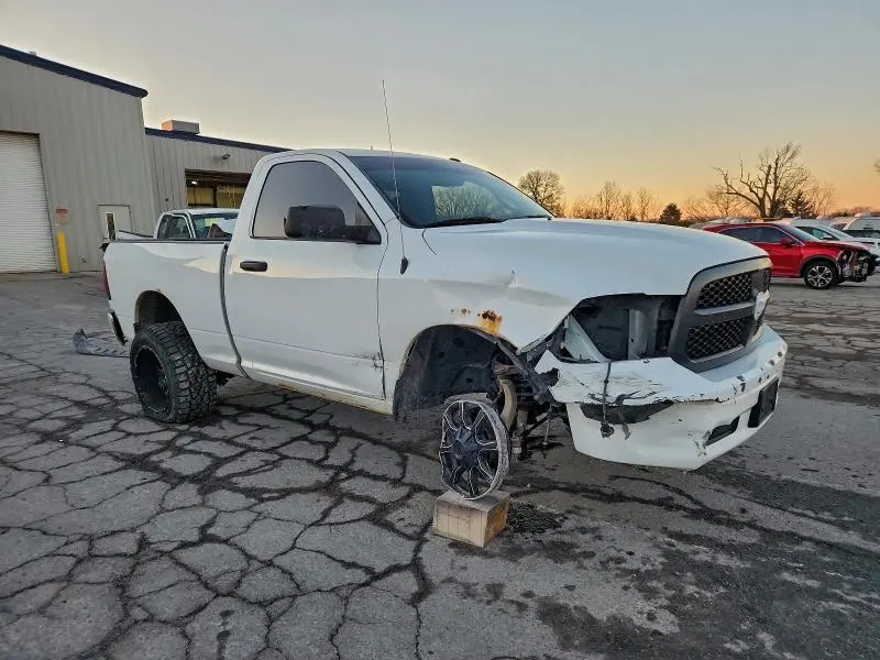 2016 RAM 1500 ST  