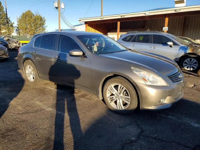 2013 INFINITI G37   