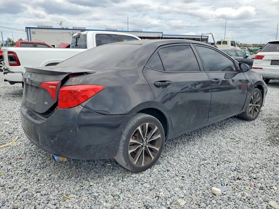 2017 TOYOTA COROLLA SE  