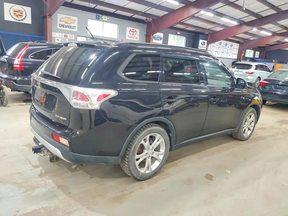 2015 MITSUBISHI OUTLANDER SE  