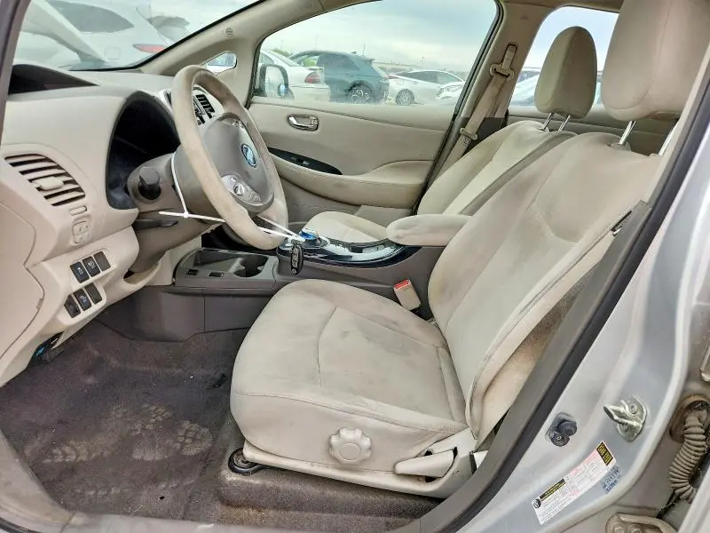 2011 NISSAN LEAF SV  