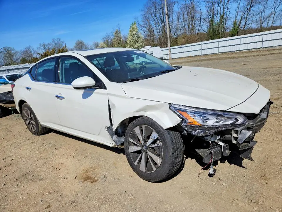 2019 NISSAN ALTIMA SV  
