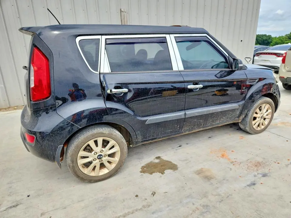 2013 KIA SOUL +  