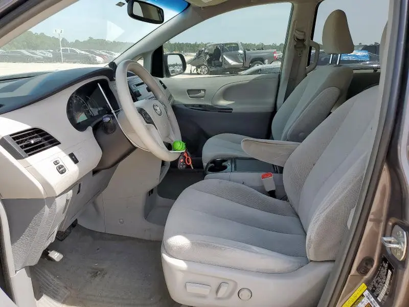 2012 TOYOTA SIENNA LE  