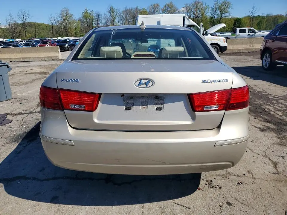 2010 HYUNDAI SONATA GLS  
