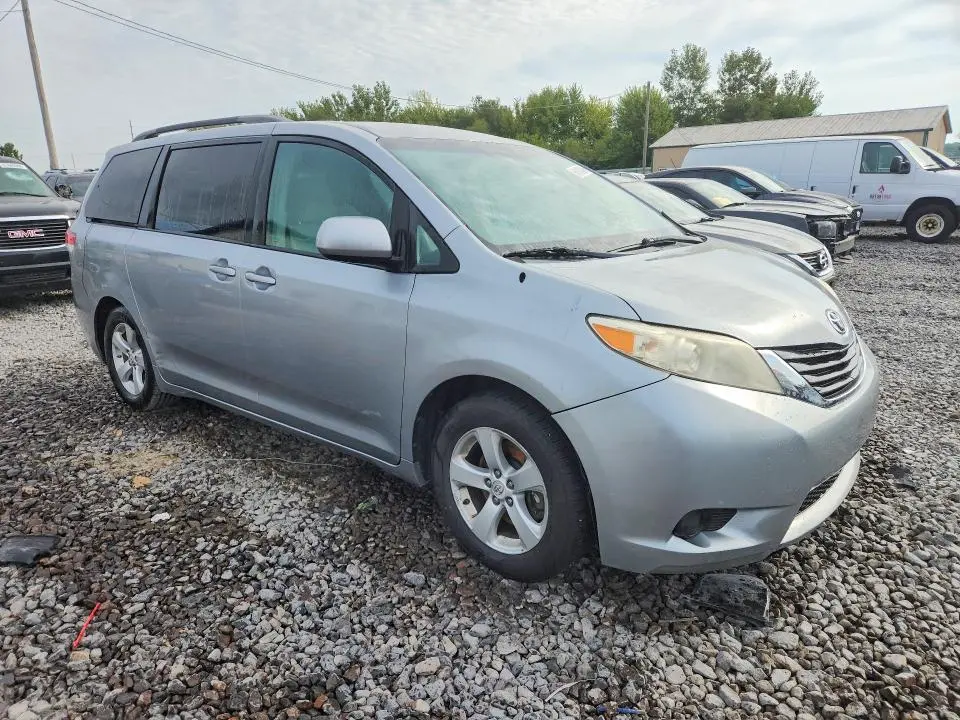 2011 TOYOTA SIENNA LE  