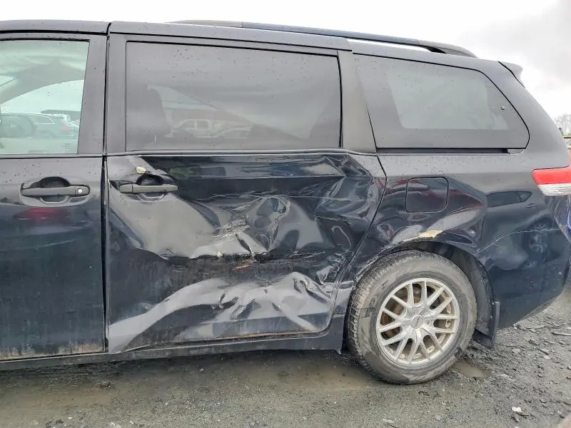2012 TOYOTA SIENNA BASE 7-PASSENGER  