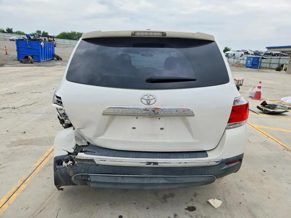2011 TOYOTA HIGHLANDER BASE  