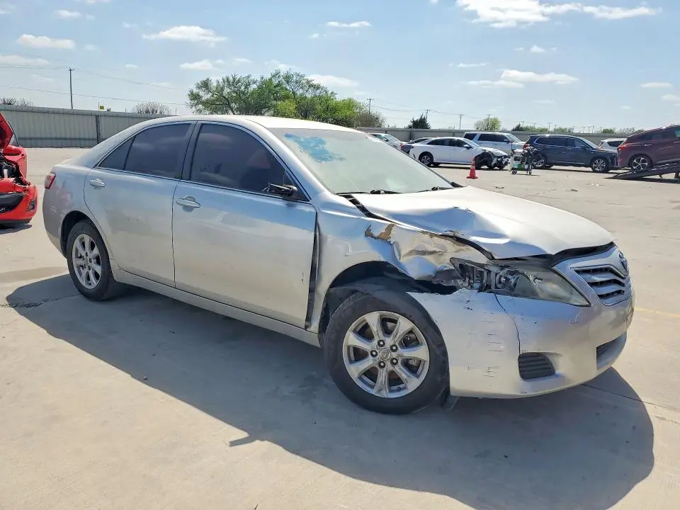 2011 TOYOTA CAMRY LE  