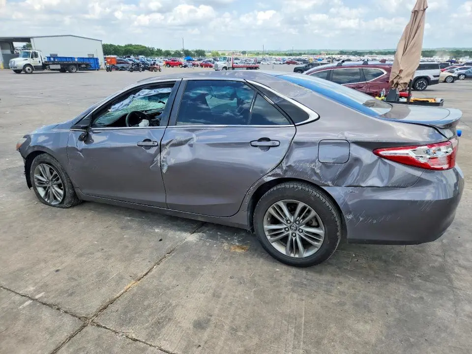 2017 TOYOTA CAMRY SE  