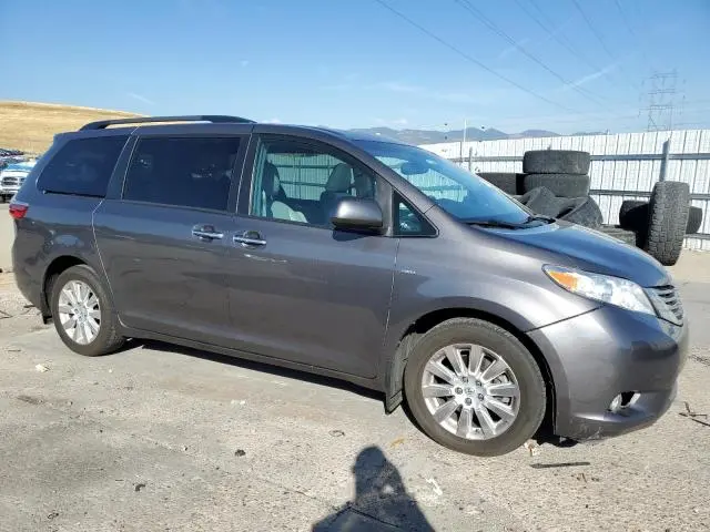 2016 TOYOTA SIENNA XLE  