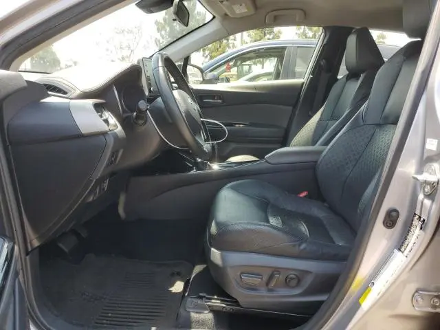 2020 TOYOTA C-HR XLE  