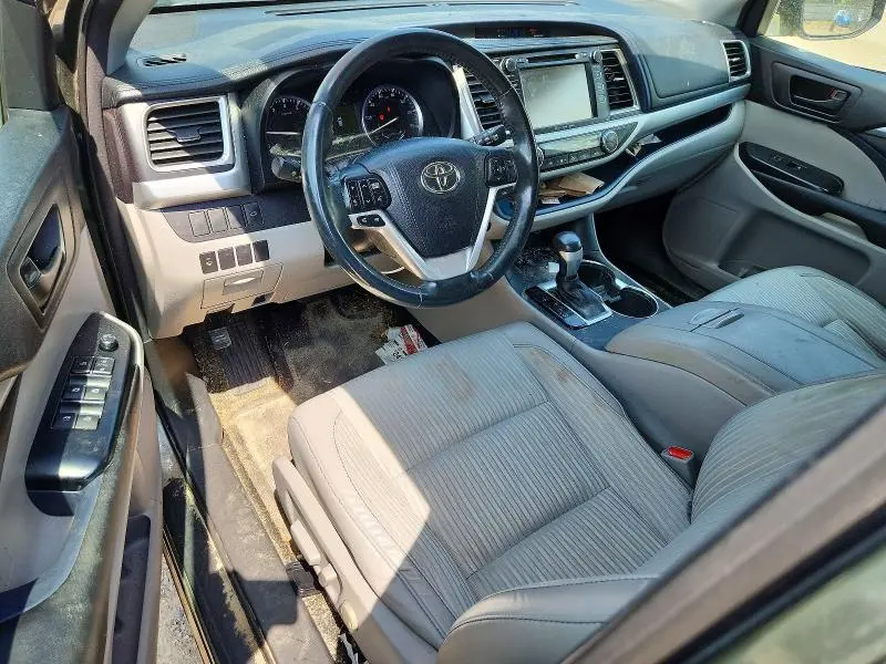 2016 TOYOTA HIGHLANDER LE PLUS  
