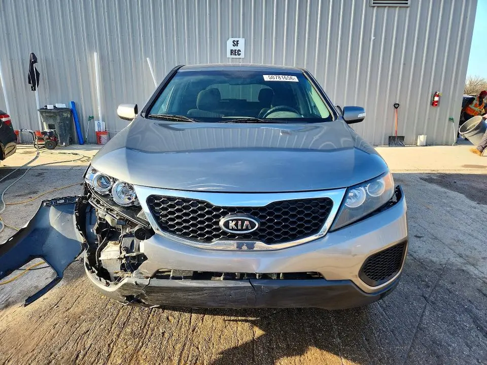 2013 KIA SORENTO LX  